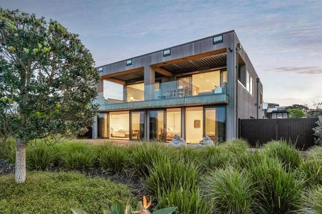 Photo of property in 8 Lagoon Way, Omaha, 0986