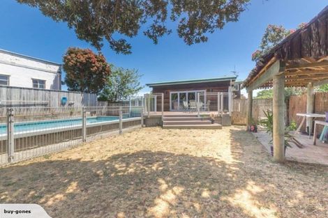 Photo of property in 16 Manly Street, Paraparaumu Beach, Paraparaumu, 5032