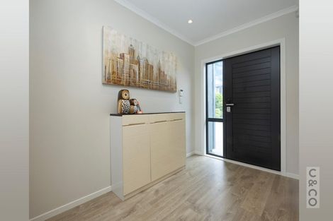 Photo of property in 15 Vogwill Road, Kumeu, 0810