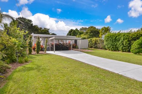 Photo of property in 16 Point Wells Road, Point Wells, 0986