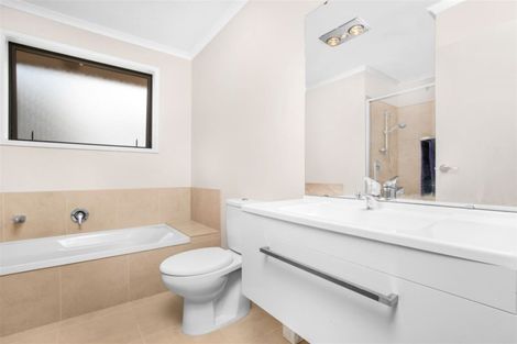 Photo of property in 12 Peet Row, Pokeno, 2471