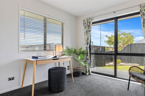 Photo of property in 23 Pegasus Main Street, Pegasus, 7612