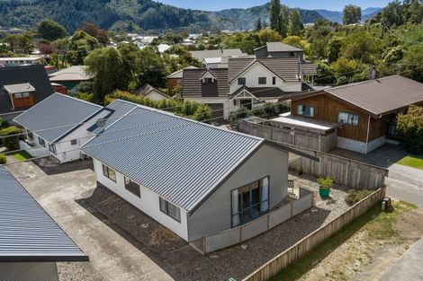 Photo of property in 3a Heather Place, Picton, 7220