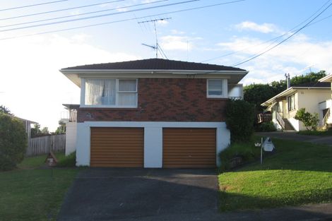 Photo of property in 2/18 Anne Road, Hillcrest, Auckland, 0627