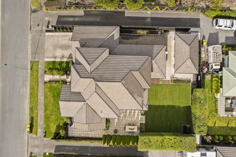 Photo of property in 68 Willowview Drive, Redwood, Christchurch, 8051