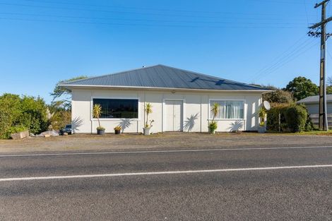 Photo of property in 1779 Eltham Road, Riverlea, Hawera, 4679