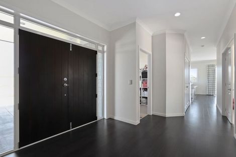 Photo of property in 92 Farringdon Avenue, Rototuna North, Hamilton, 3210