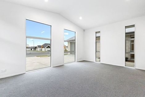 Photo of property in 37 Westpark Boulevard, Rangiora, 7400