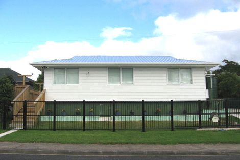 Photo of property in 59 Sylvan Crescent, Te Atatu South, Auckland, 0610