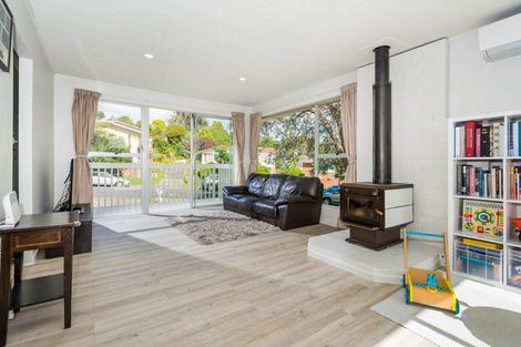 Photo of property in 47 Cockayne Crescent, Sunnynook, Auckland, 0620