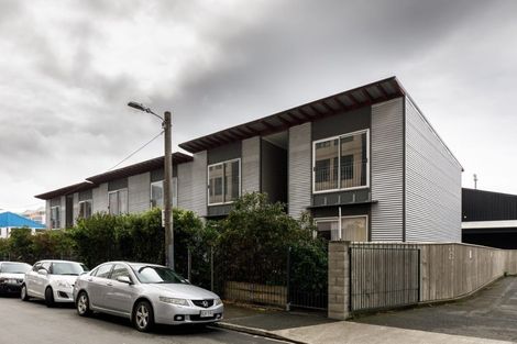 Photo of property in 22/3 Kelvin Grove, Te Aro, Wellington, 6011