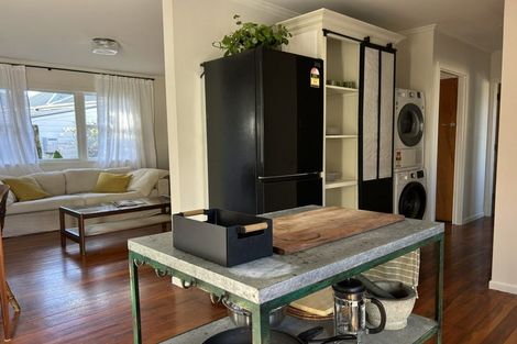 Photo of property in 2/65 Church Street, Devonport, Auckland, 0624