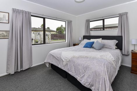 Photo of property in 3a Nerissa Place, Randwick Park, Auckland, 2105