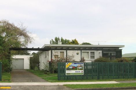 Photo of property in 10 Matai Street, Waikanae, 5036