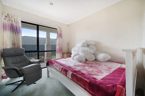 Photo of property in 25 The Enclave, Totara Heights, Auckland, 2105