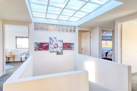 Photo of property in 20 Countess Close, Maupuia, Wellington, 6022