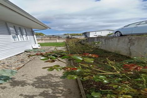 Photo of property in 5 Cypress Drive, Maungaraki, Lower Hutt, 5010