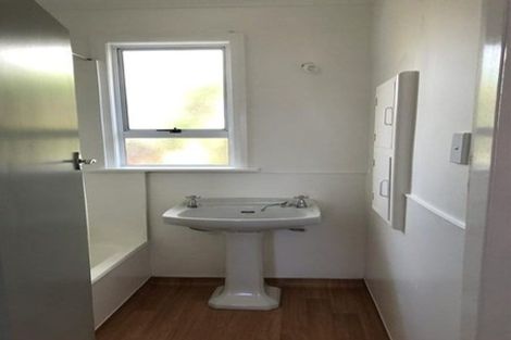 Photo of property in 19 Kings Drive, Levin, 5510