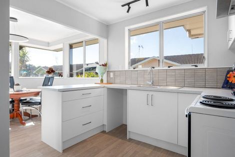 Photo of property in 20 Morrow Avenue, St Andrews, Hamilton, 3200