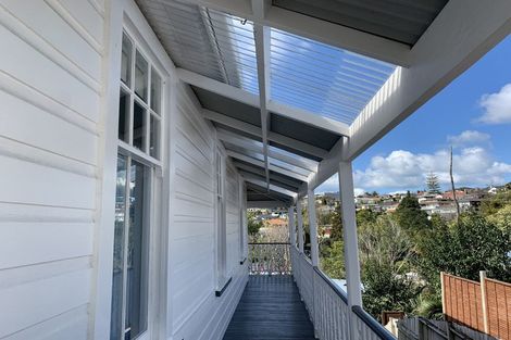 Photo of property in 2/22 Kiteroa Terrace, Rothesay Bay, Auckland, 0630