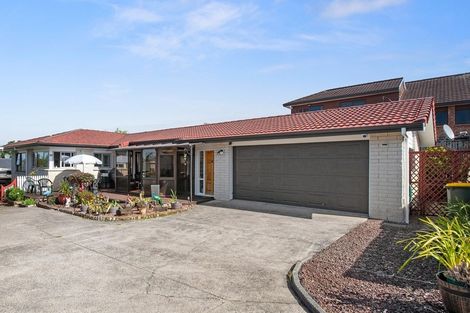 Photo of property in 2/5 Spring Grove, Henderson, Auckland, 0612