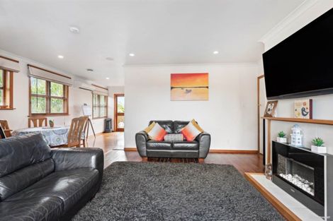 Photo of property in 1/9 Merton Avenue, Glenfield, Auckland, 0627