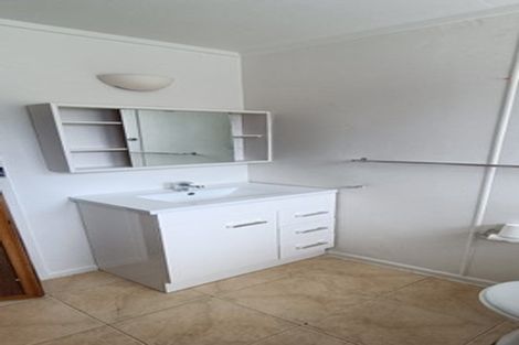 Photo of property in 5 Cypress Drive, Maungaraki, Lower Hutt, 5010