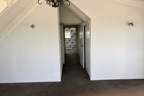 Photo of property in 30 Windy Ridge Road, Glenfield, Auckland, 0629