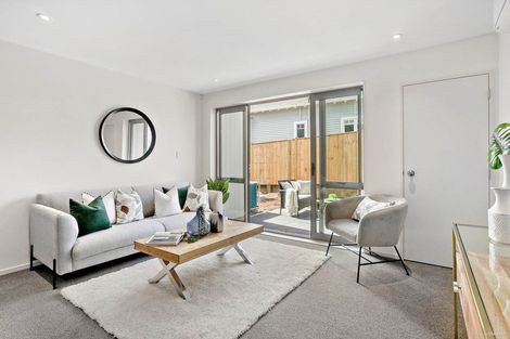 Photo of property in 1/2b Walsall Street, Avondale, Auckland, 1026