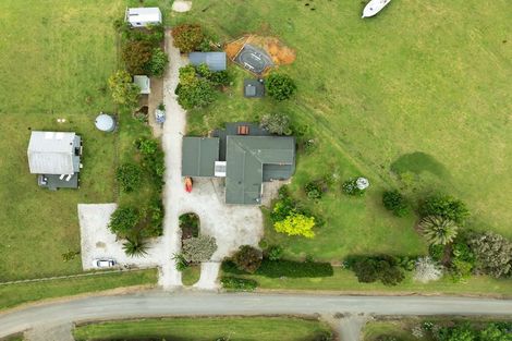 Photo of property in 3265 South Head Road, South Head, Helensville, 0874