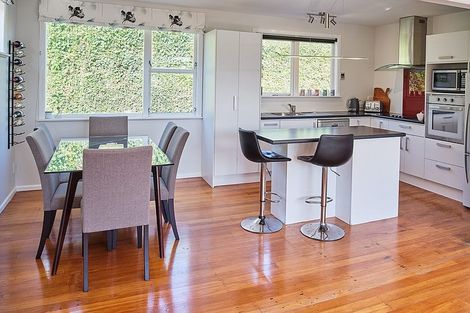 Photo of property in 17 Horokiwi Road West, Newlands, Wellington, 6037