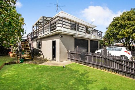 Photo of property in 6 Southview Place, Wattle Downs, Auckland, 2102