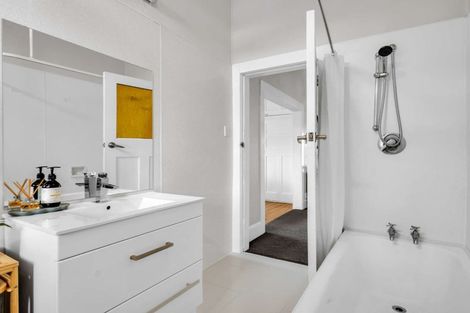 Photo of property in 800 Victoria Street, Parkvale, Hastings, 4122