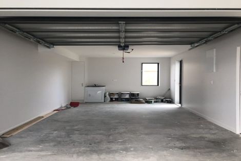 Photo of property in 7/21 Akoranga Drive, Northcote, Auckland, 0627