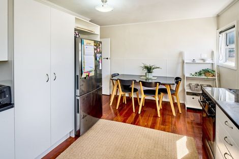 Photo of property in 316 Main Road, Tawa, Wellington, 5028