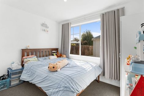 Photo of property in 15 Prestons Road, Redwood, Christchurch, 8051