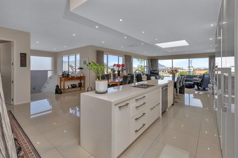 Photo of property in 28 Stace Hopper Drive, One Tree Point, 0118