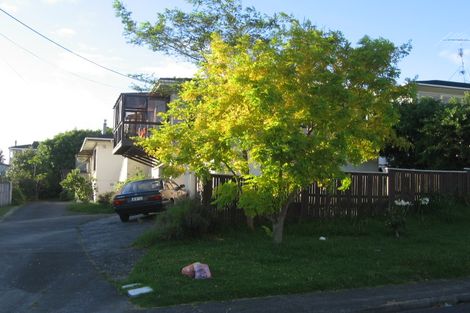 Photo of property in 2/20 Anne Road, Hillcrest, Auckland, 0627