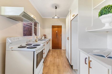 Photo of property in 52 Lawrence Crescent, Hillpark, Auckland, 2102