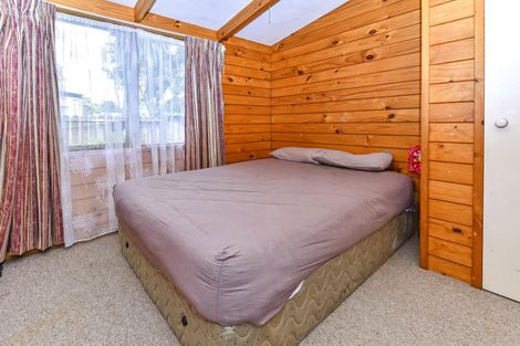 Photo of property in 2/90 Wattle Farm Road, Wattle Downs, Auckland, 2103