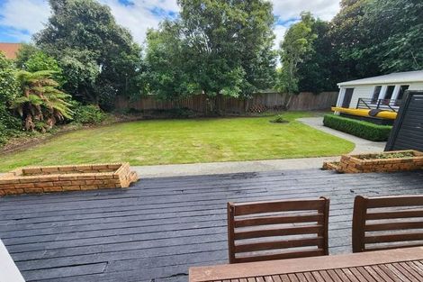 Photo of property in 4 Dorset Crescent, Hokowhitu, Palmerston North, 4410