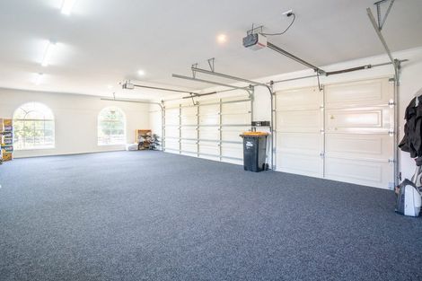 Photo of property in 50 Waicola Drive, Fitzherbert, Palmerston North, 4471