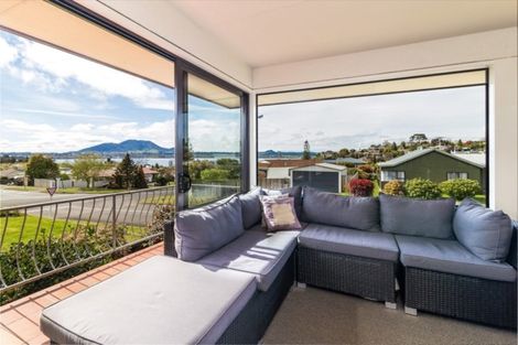 Photo of property in 4 Shera Street, Acacia Bay, Taupo, 3330