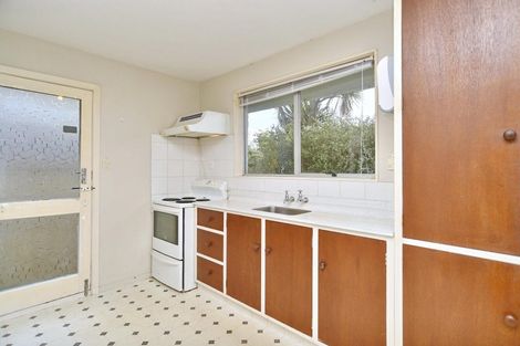 Photo of property in 2/4 Valecrest Avenue, Parklands, Christchurch, 8083