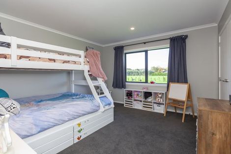 Photo of property in 12 Faydon Close, Ohau, Levin, 5570