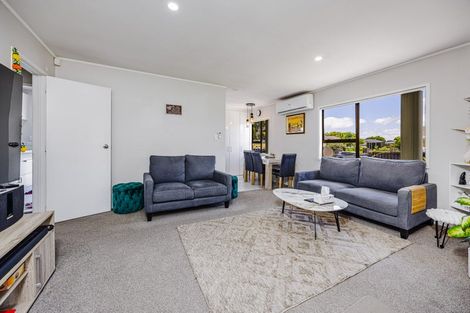 Photo of property in 1/2 Burundi Avenue, Clendon Park, Auckland, 2103