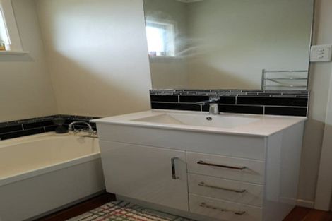 Photo of property in 2 Carrington Avenue, Hillcrest, Hamilton, 3216