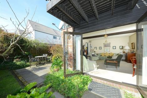 Photo of property in 2/88 Abberley Crescent, St Albans, Christchurch, 8014