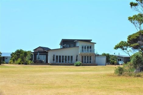 Photo of property in 124 Ti Kouka Crescent, Matarangi, Whitianga, 3592