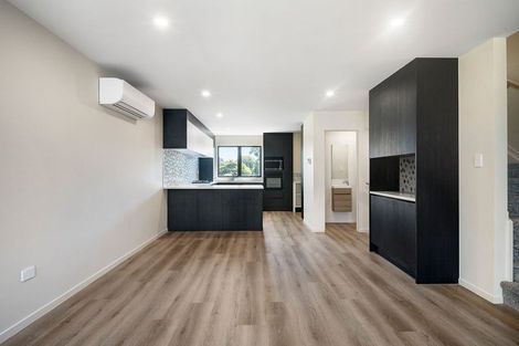 Photo of property in 8/2 Nikau Street, New Lynn, Auckland, 0600